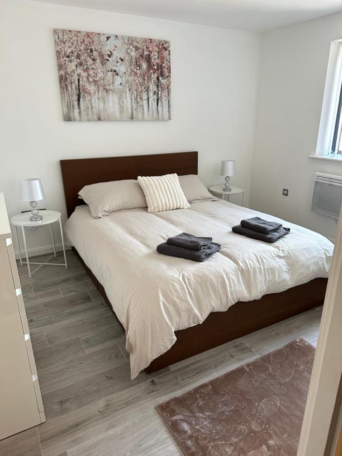 2 Bed Modern Apartment Swansea Exterior photo