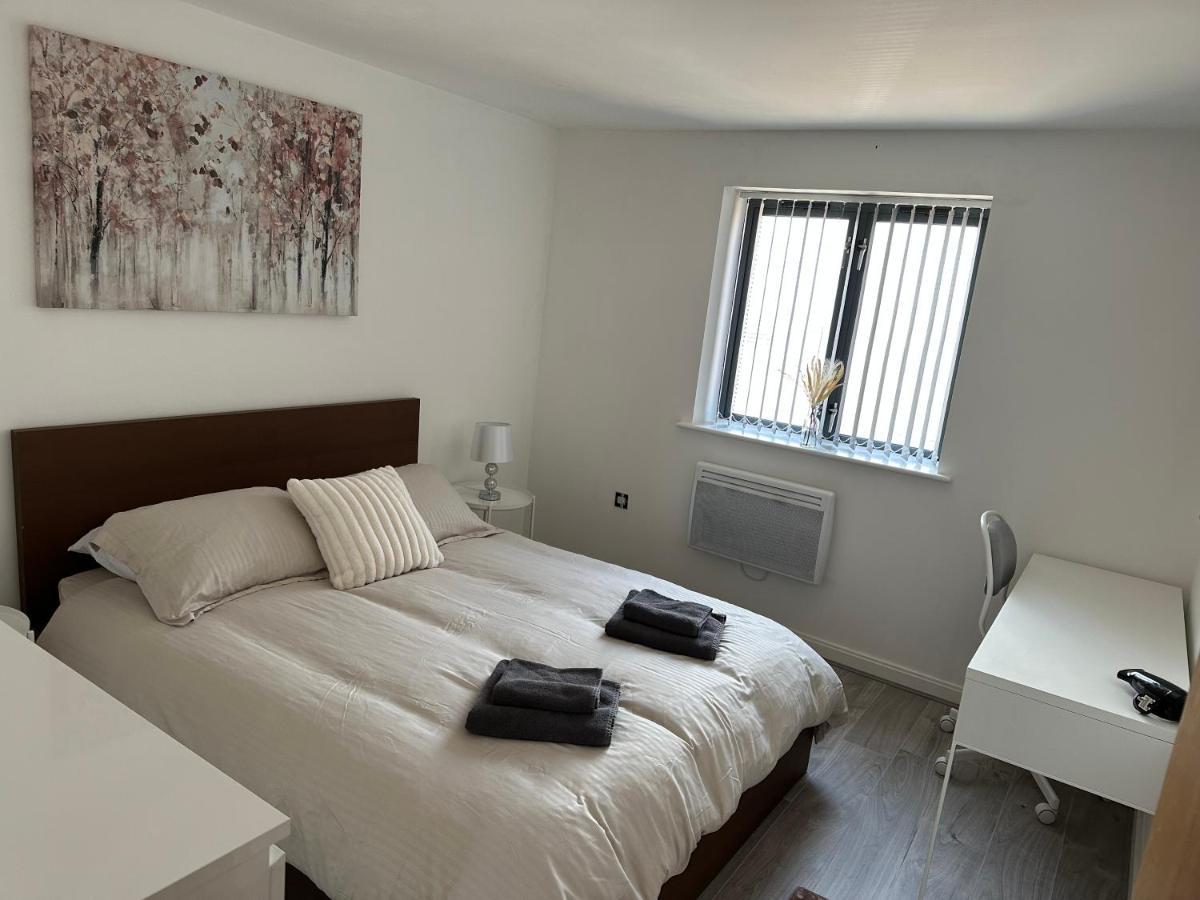2 Bed Modern Apartment Swansea Exterior photo